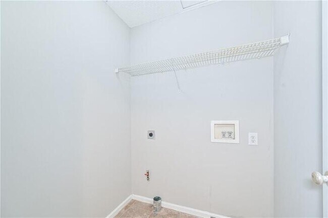 Building Photo - 145 Sessingham Ln