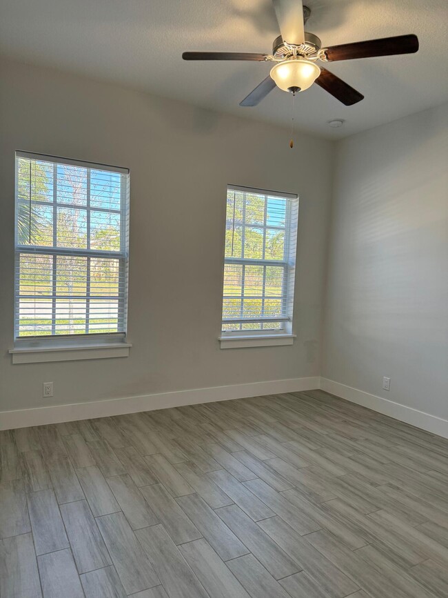Building Photo - 370 Reigle Ave