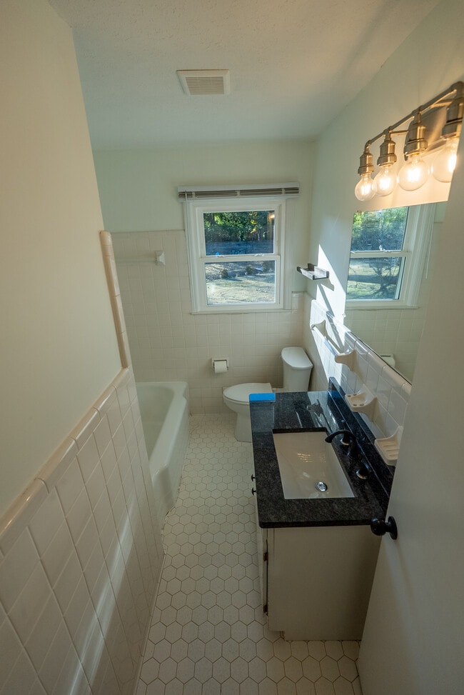 Guest Bathroom - 4698 Garrett Dr SW