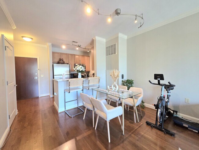 Building Photo - 11770 Sunrise Valley Dr