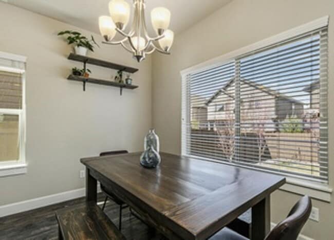 Building Photo - Beautiful home in a newer neighborhood on Bend's Eastside