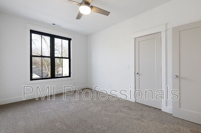 Building Photo - 219 S Bilbro Ave