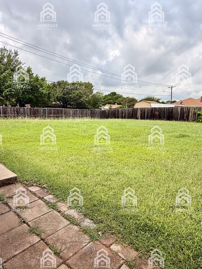 Building Photo - 101 N Bugle Dr