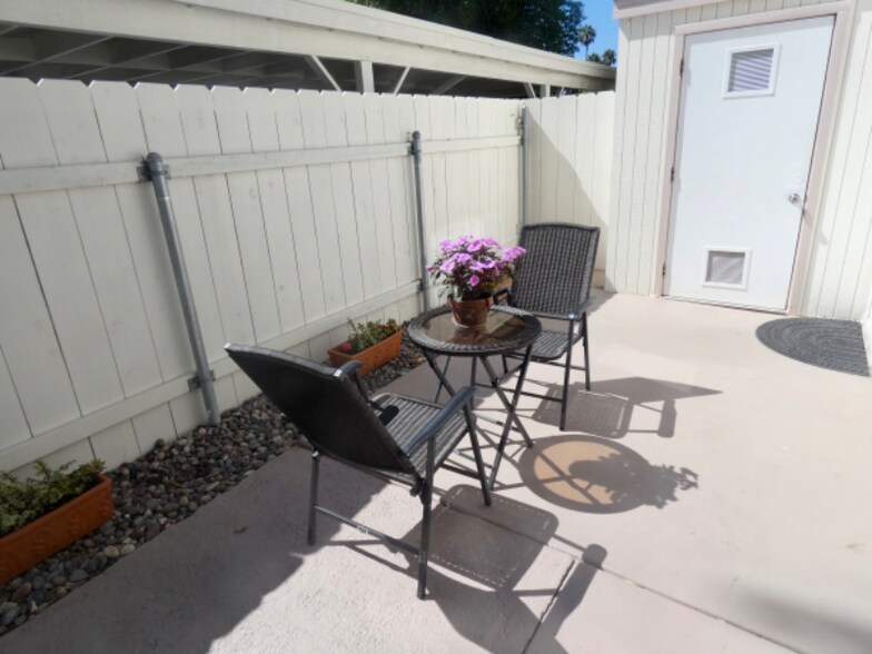 Building Photo - 350 Chestnut Ave