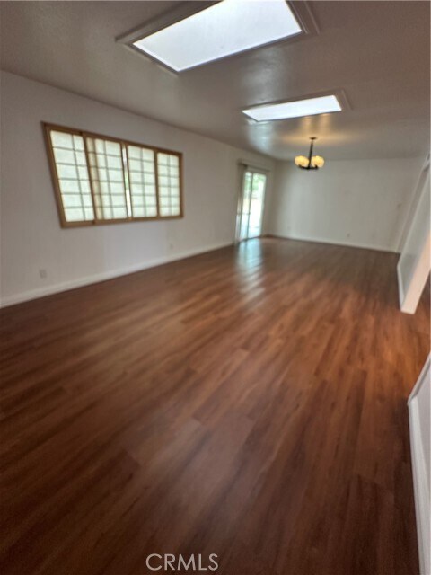 Building Photo - 9388 Valley View St