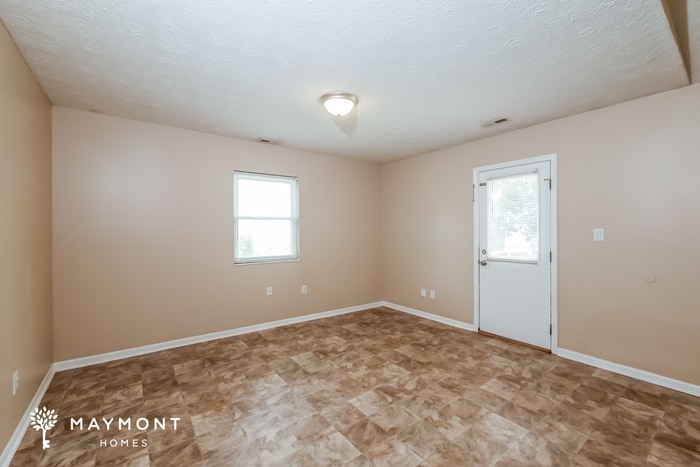 Building Photo - 3536 Valley Lake Dr