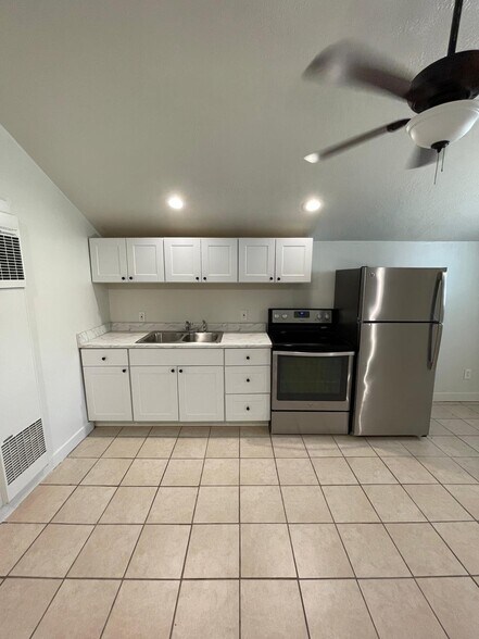 Building Photo - 3169 S 700 E