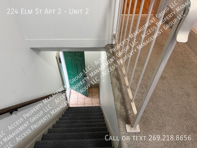 Building Photo - 224 Elm St