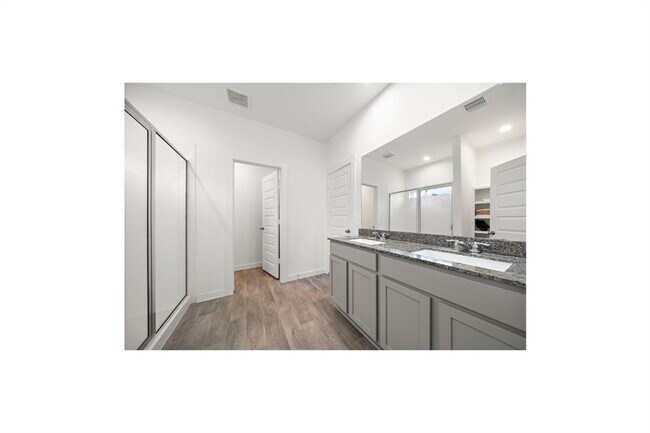 Building Photo - 31626 Featherstone Trl