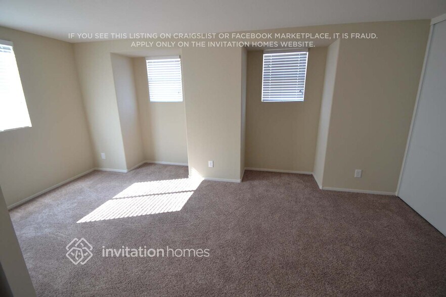 Building Photo - 3608 Russian Olive St