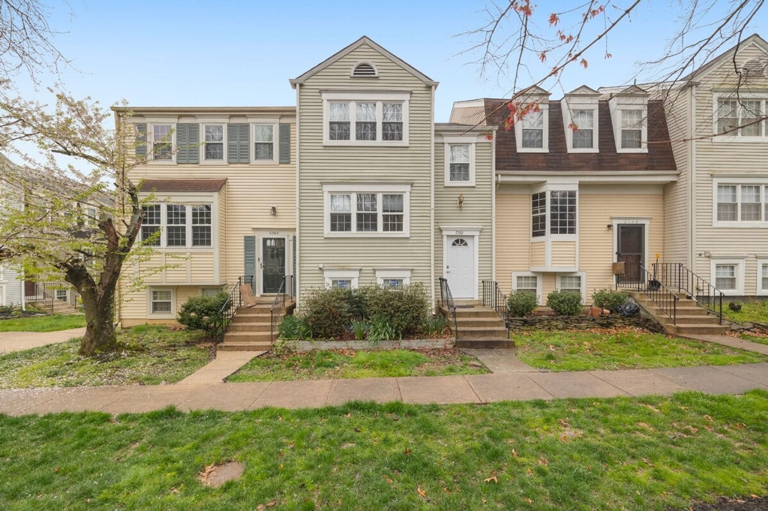 Building Photo - 2361 Hunters Square Ct