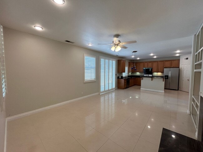 Building Photo - Beautiful 4 Bed 3 Bath Fullerton Home with Office