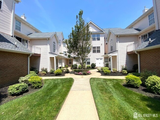 Building Photo - 420 Plymouth Rd