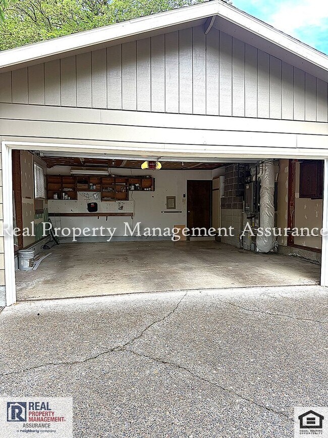 Building Photo - 3260 Arbor Dr