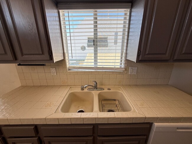 Building Photo - Beachside Living at Silver Strand