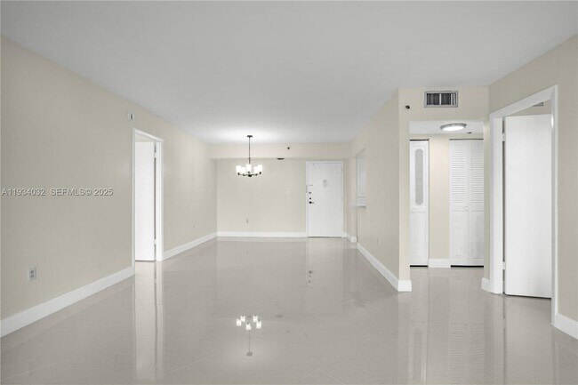 Building Photo - 1300 St Charles Pl