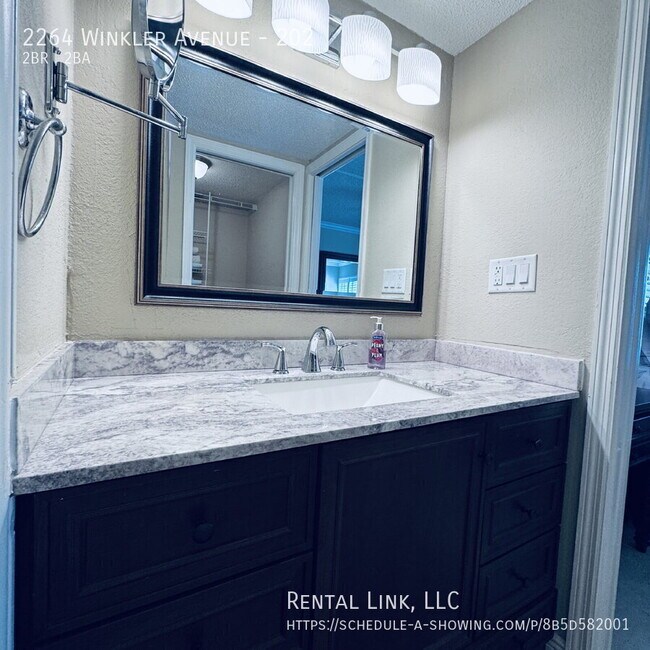 Building Photo - 2264 Winkler Ave