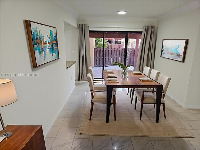 Building Photo - 311 W Park Dr