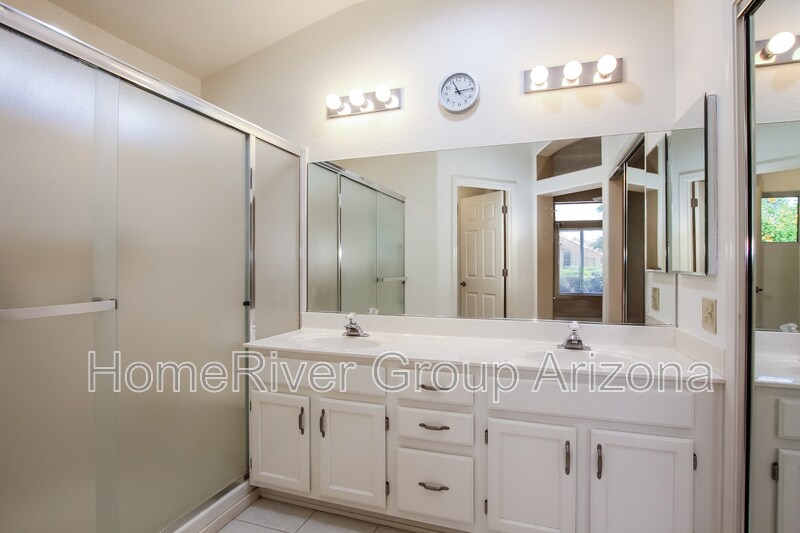 Building Photo - 13441 W Caraway Dr
