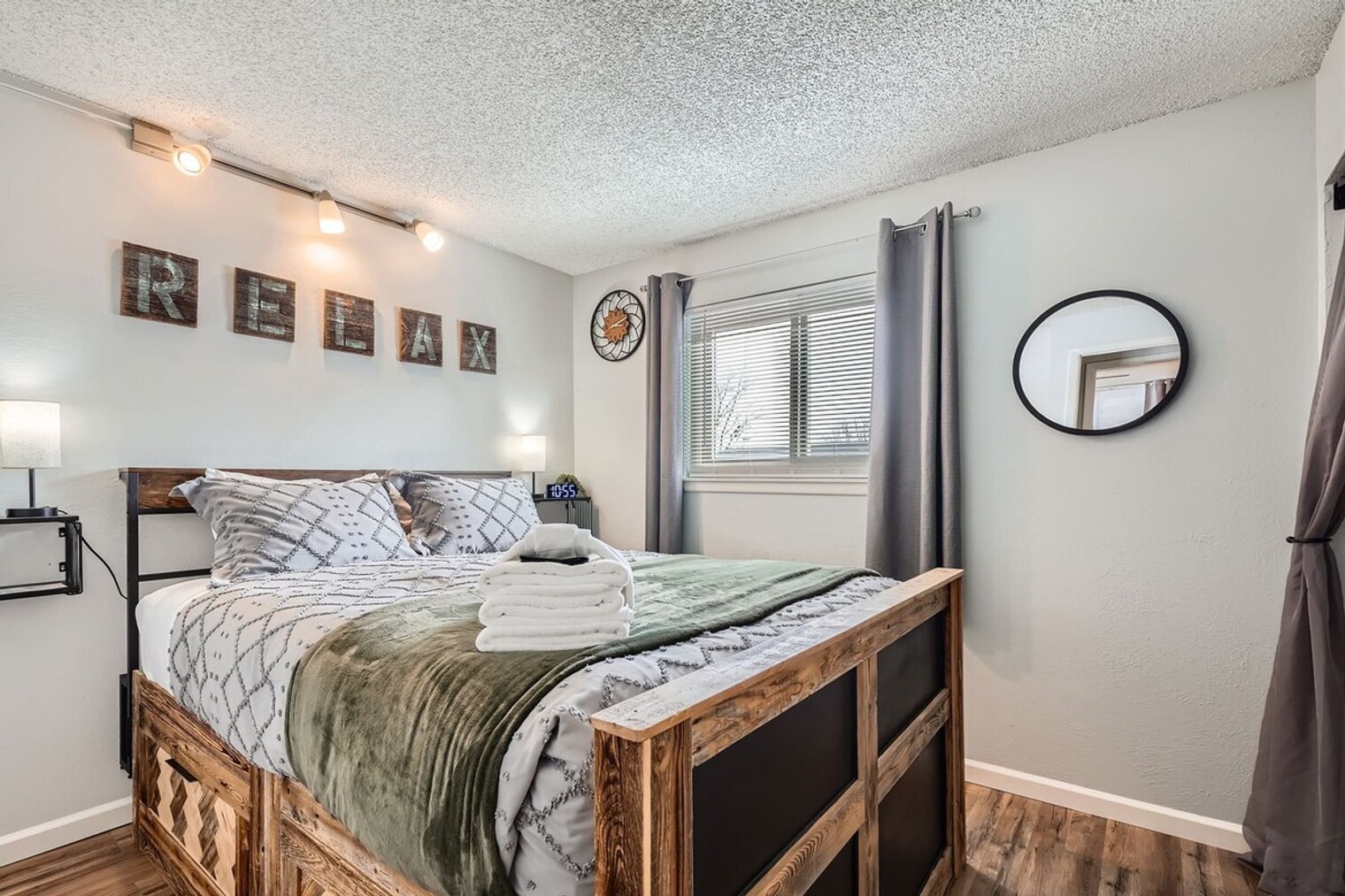 Building Photo - 10968 Jay St