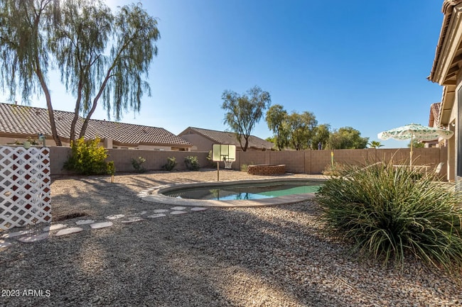 Building Photo - 1537 E Alba Dr