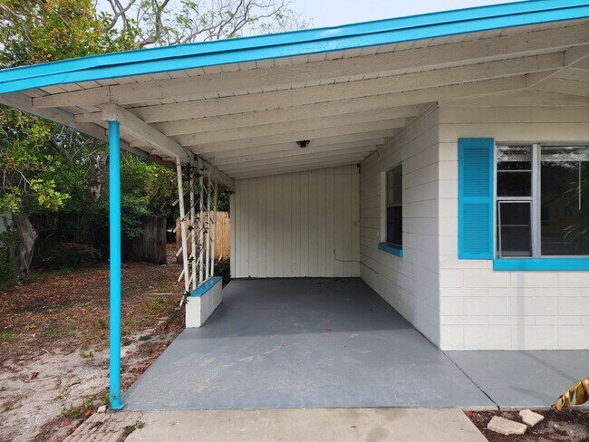 Building Photo - 917 64th St S