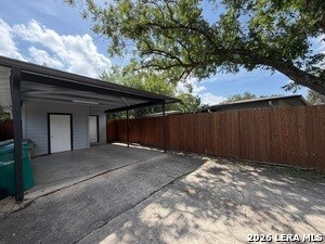Building Photo - 2555 W Kings Hwy