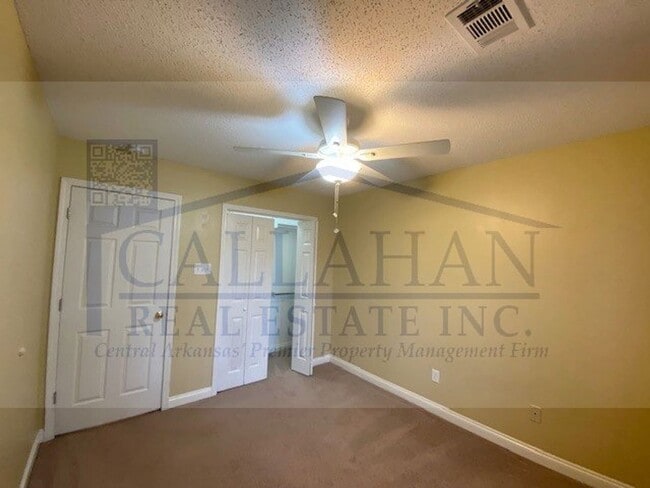 Building Photo - Cabot 3 bedroom with extra garage