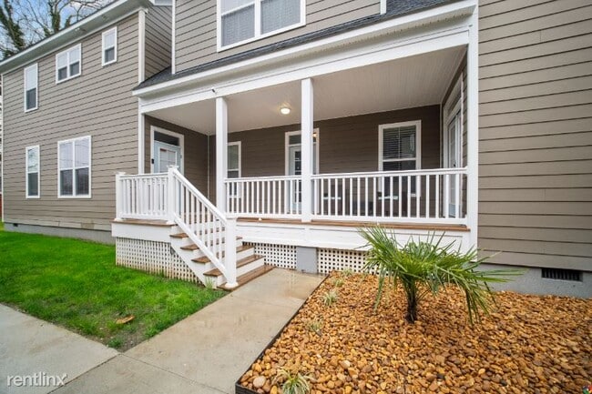 Building Photo - 125 N 4th St