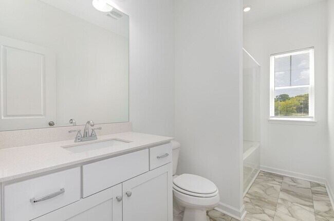 Building Photo - Charming 3-Bedroom Home in Columbia – Avai...