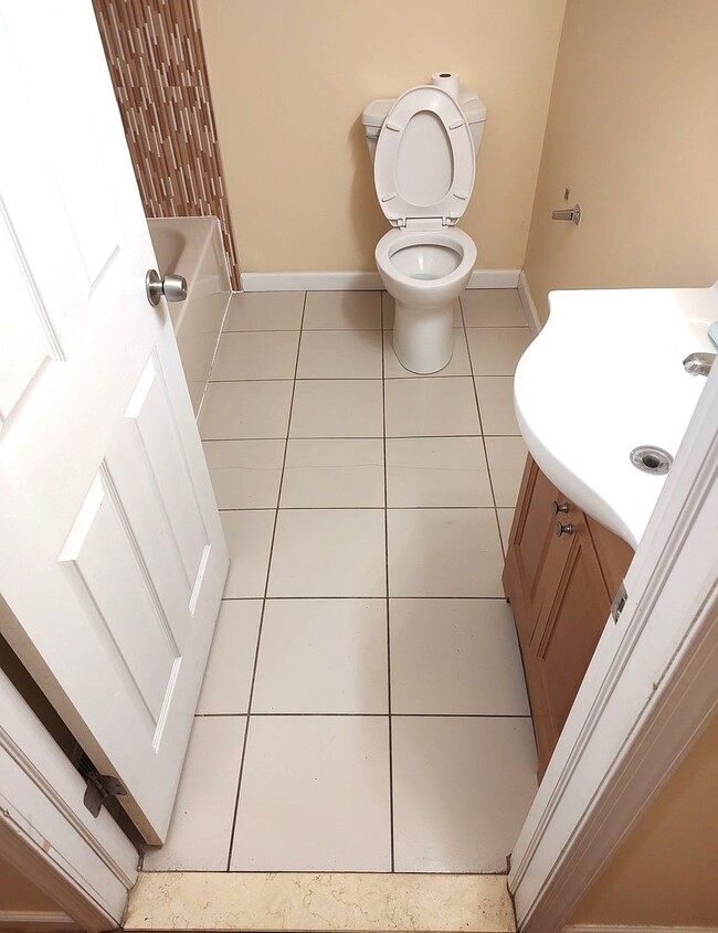 Building Photo - 1507 W Stiles St