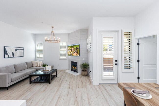 Building Photo - 7027 N Scottsdale Rd