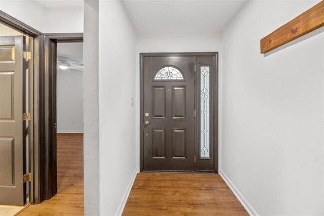 Building Photo - 4517 Eltham Park