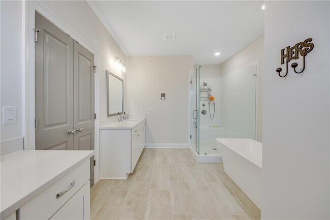 Building Photo - 306 Burgess Walk