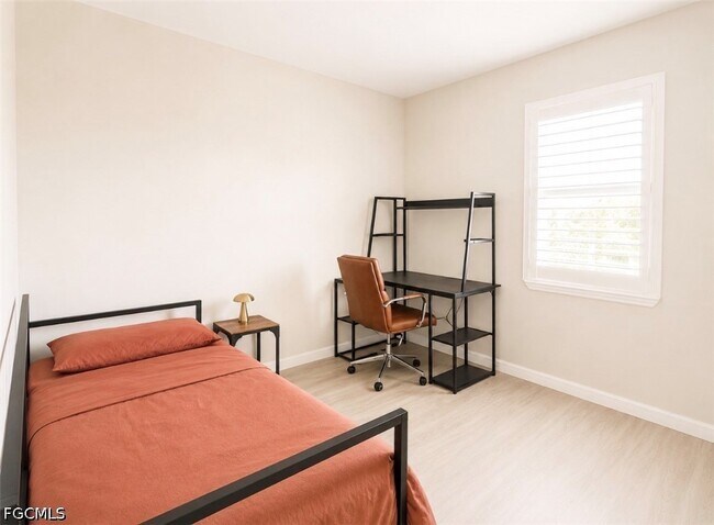 Building Photo - 43906 Cattleman Dr