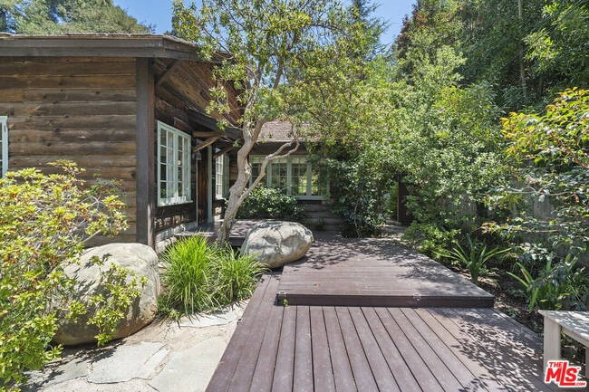 Building Photo - 3 Latimer Rd