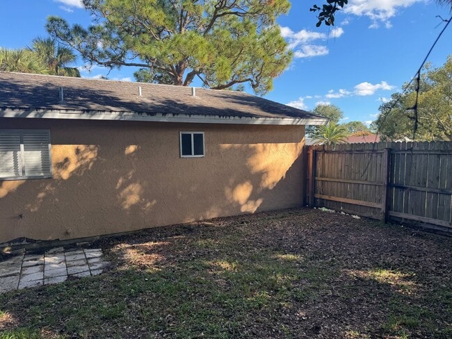 Building Photo - Stylish 2BR Cocoa Rental with Open Layout & Easy Commute