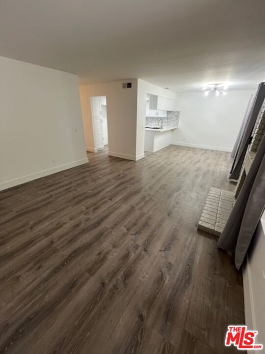 Building Photo - 1163 S Crofter Dr