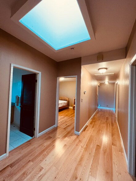 Building Photo - 7757 Country Ln