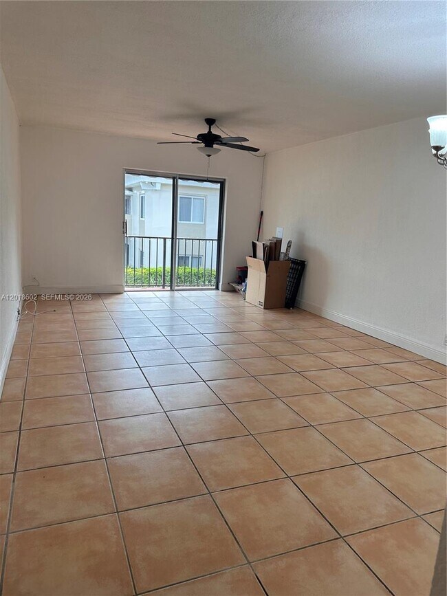 Building Photo - 6713 N Kendall Dr
