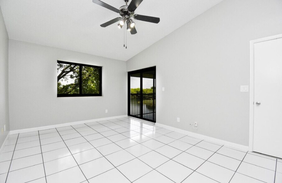 Building Photo - 3100 NW 46th St