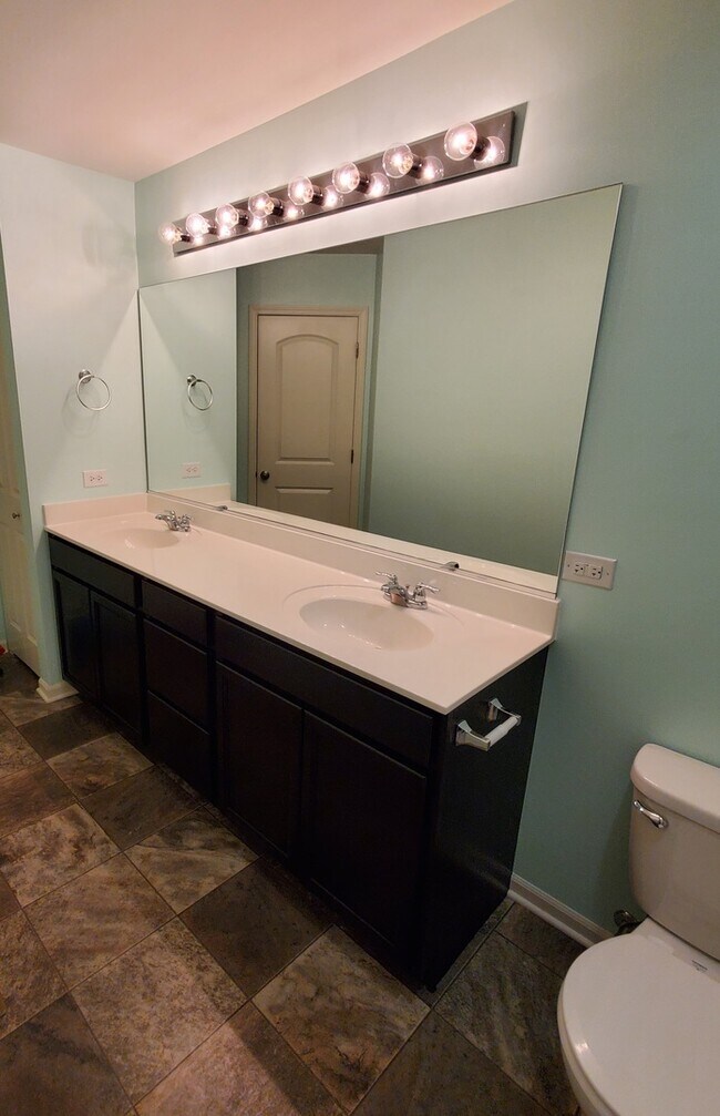 Building Photo - 1782 Ruby Dr