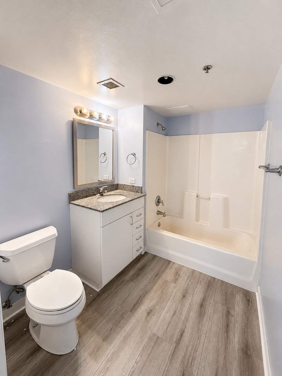 Master Bedroom Bathroom - 425 W Beech St