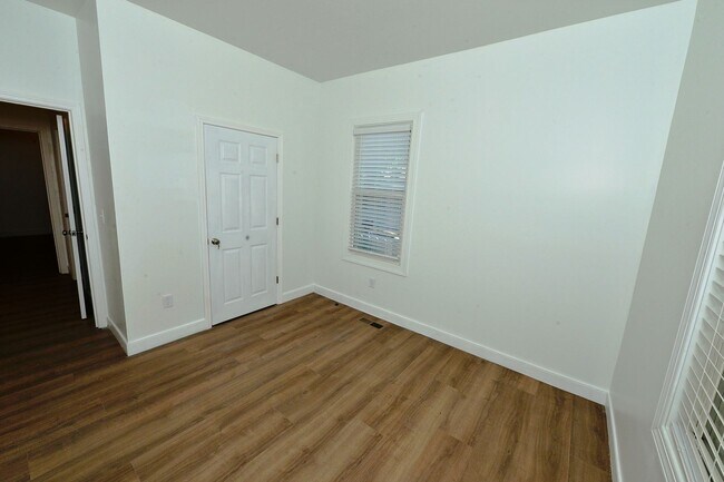 Building Photo - 1301 37th St