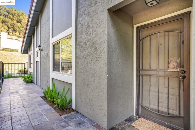 Building Photo - 21 Ironwood