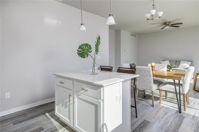 Building Photo - 1707 Ashwood Ave