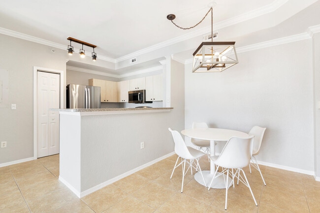 Building Photo - 1801 N Flagler Dr