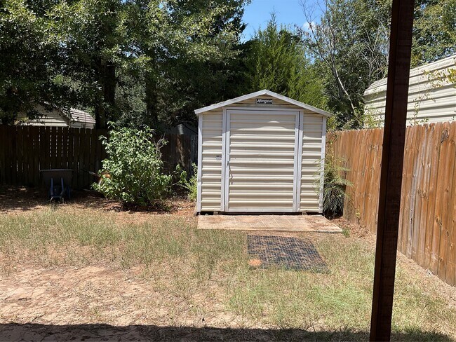 Building Photo - 42906 O'Neal Ln
