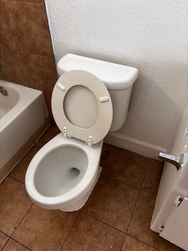 Building Photo - 1395 McQuesten Dr