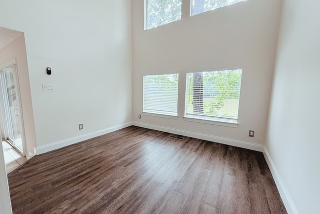 Building Photo - 2814 Shell Bark Rd, Decatur, GA 30035